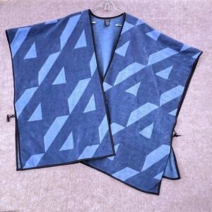 SERRA Blue Geometric Print One Size Travel Blanket Cape Poncho Wrap